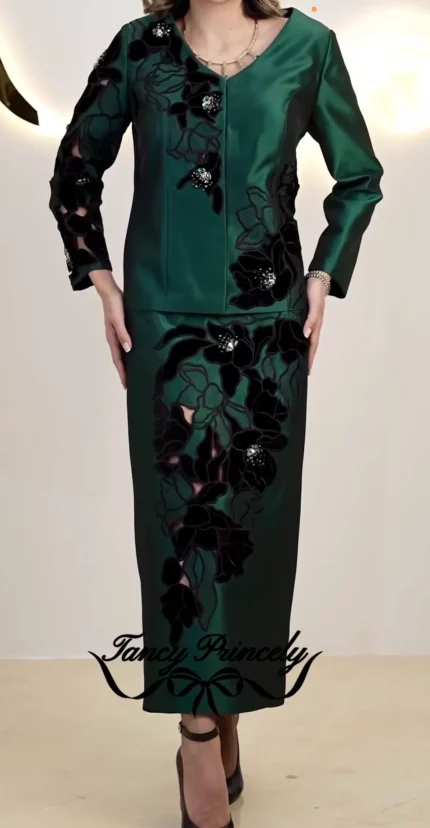 کت و دامن دلینا